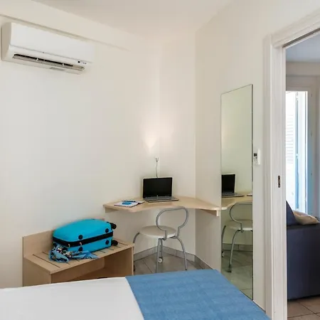 Mavip Hotel apartamentowy 4*